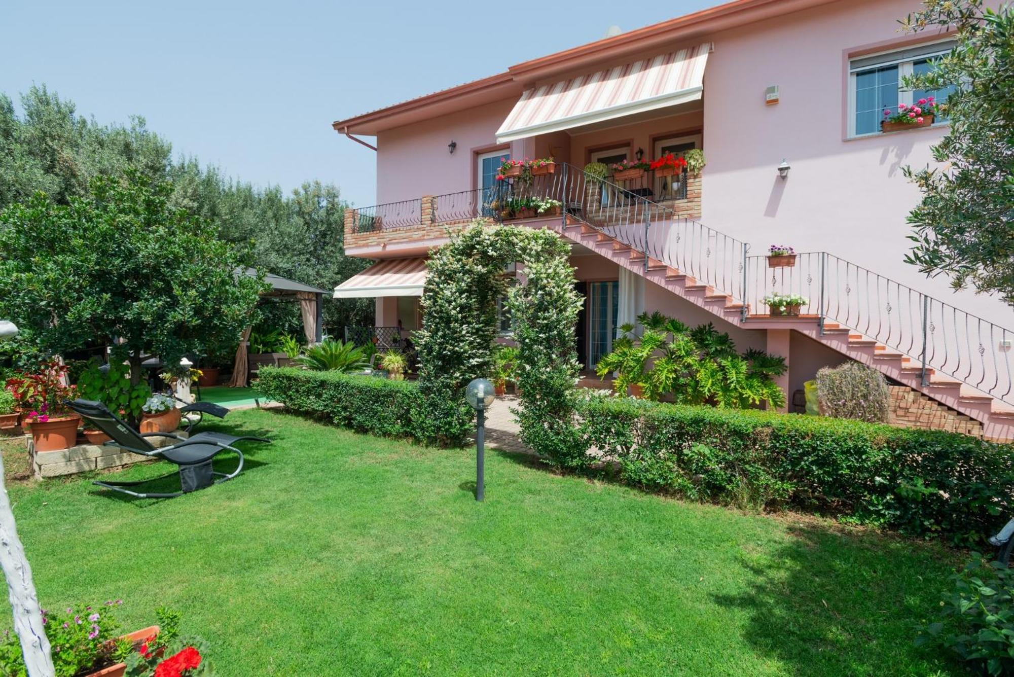 Villa San Pietro B&B L'Asfodelo מראה חיצוני תמונה