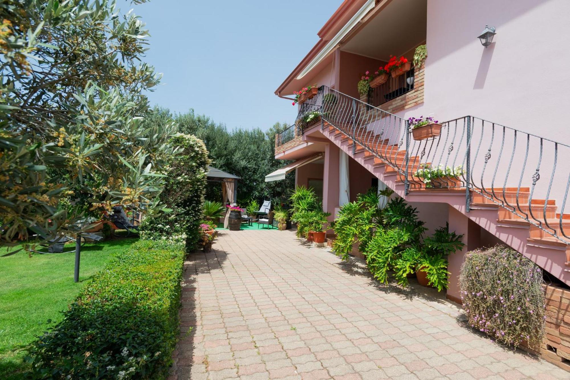 Villa San Pietro B&B L'Asfodelo מראה חיצוני תמונה